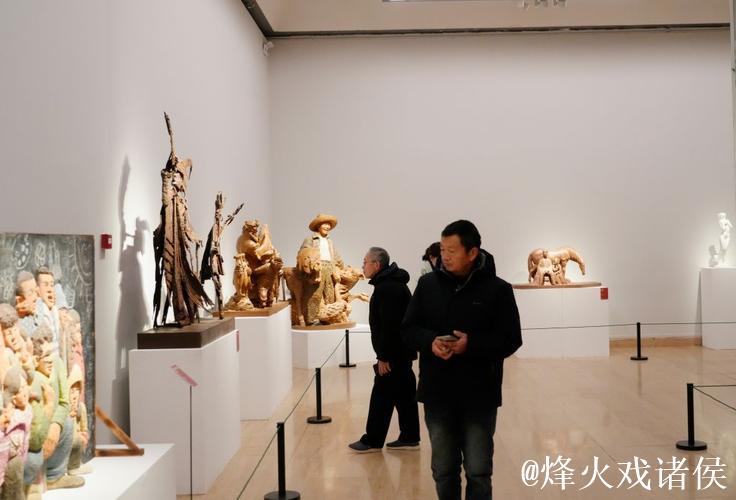 首届青年雕塑作品展览在中国美术馆开幕
